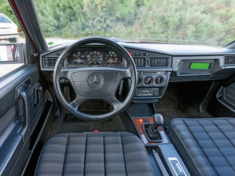  Mercedes-Benz 190 Elektro 1990 года  (фото 5 из 11)
